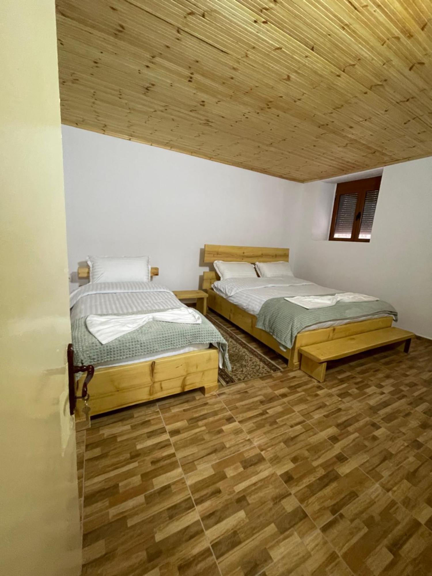 Хостел Ardjon House Берат Экстерьер фото